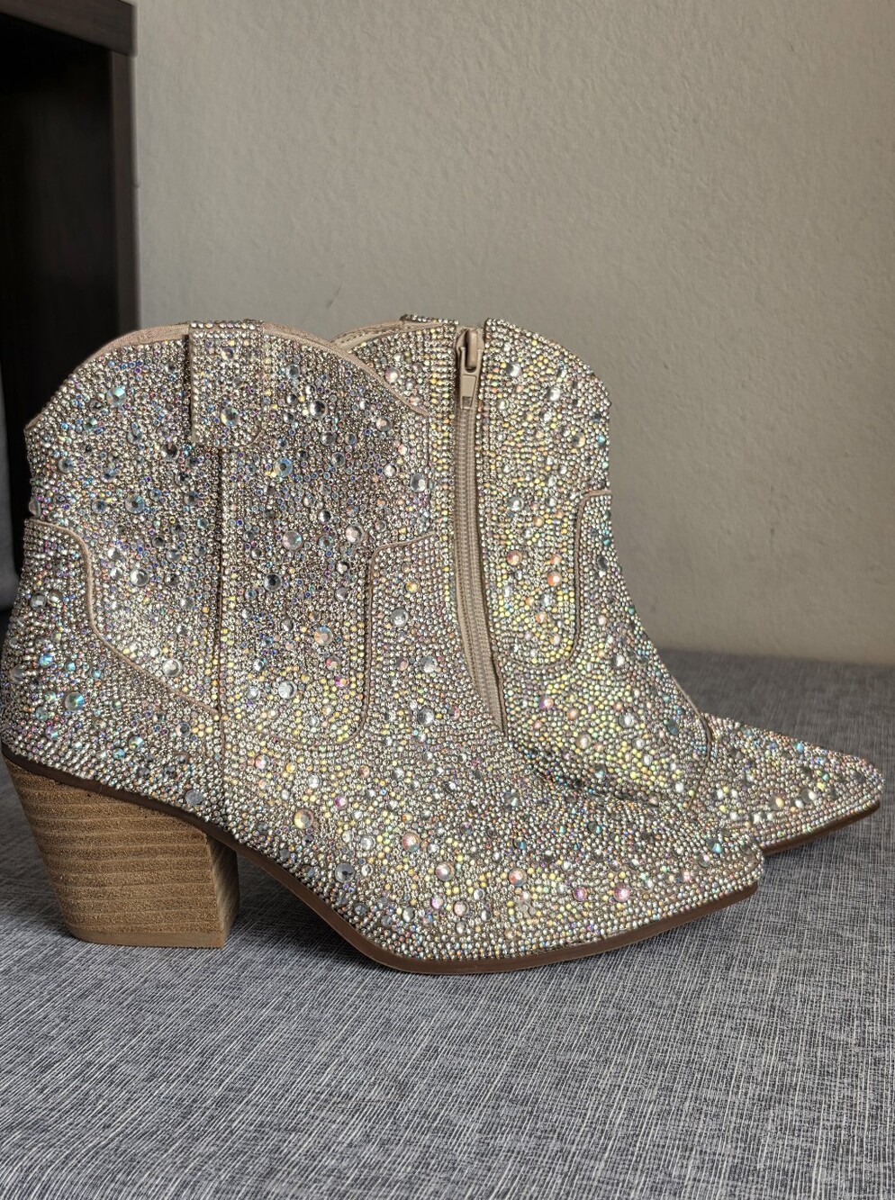 Sincerely Jules Bravo Clear Silver Rhinestone Ankle Western Boots Heel Size 6.5